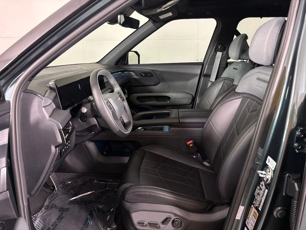 New 2027 Black Jade Green Kia X-LINE SX image 17
