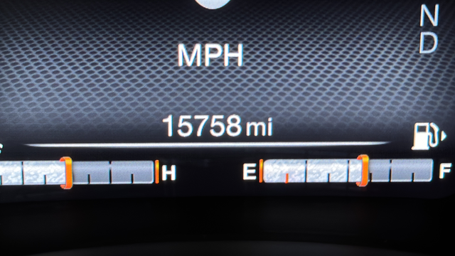 Used 2023 Alpine White Clearcoat Jeep Altitude image 10