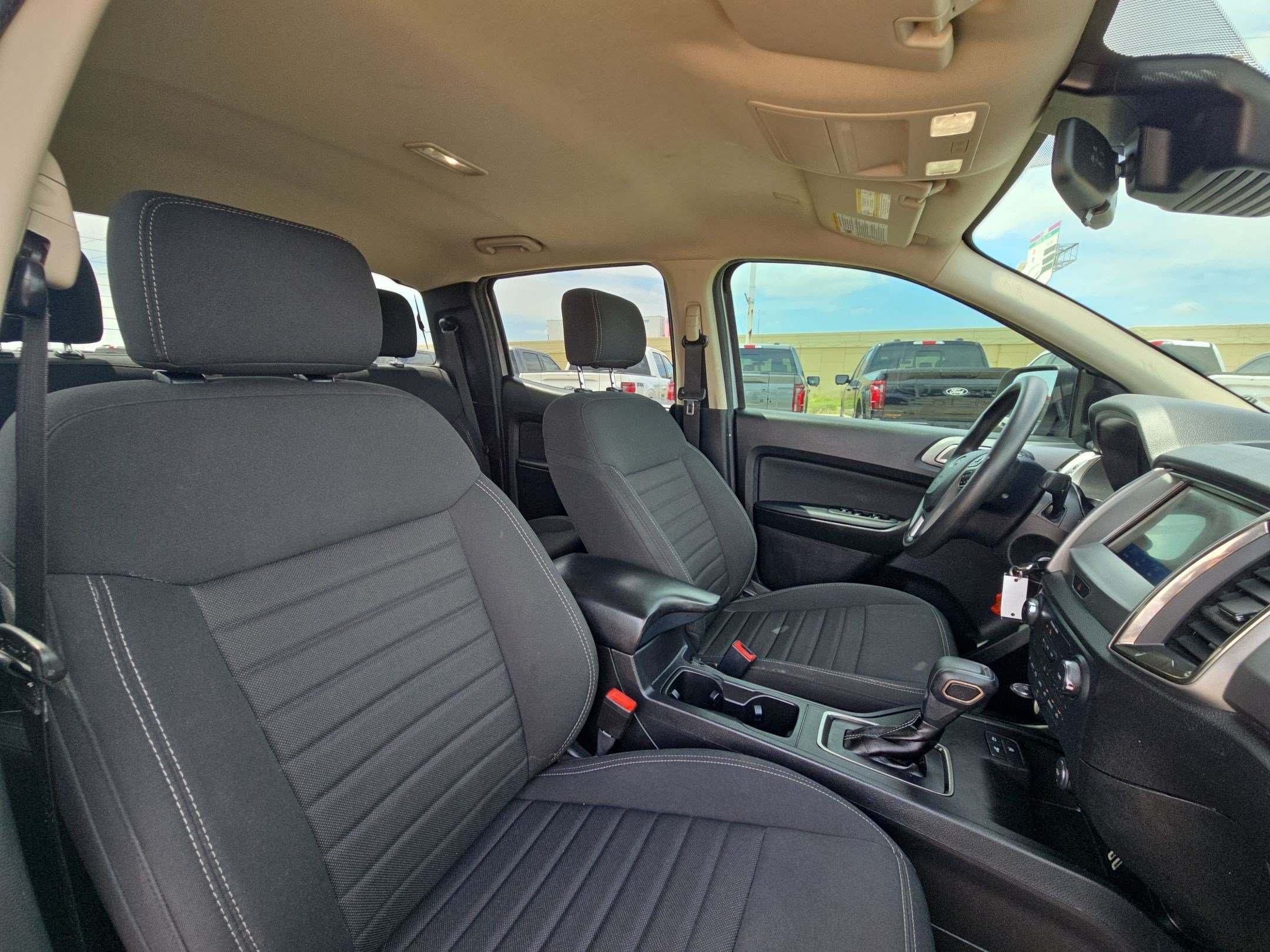 Used 2020 Blue Ford XLT image 26