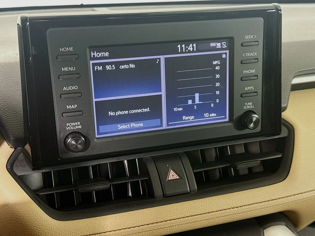 Used 2019 Super White Toyota XLE image 14