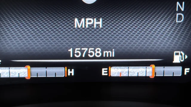 Used 2023 Alpine White Jeep Altitude image 10