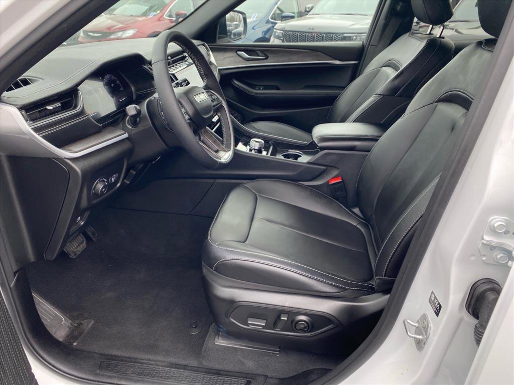 Used 2025 Bright White Clearcoat Jeep Limited image 9