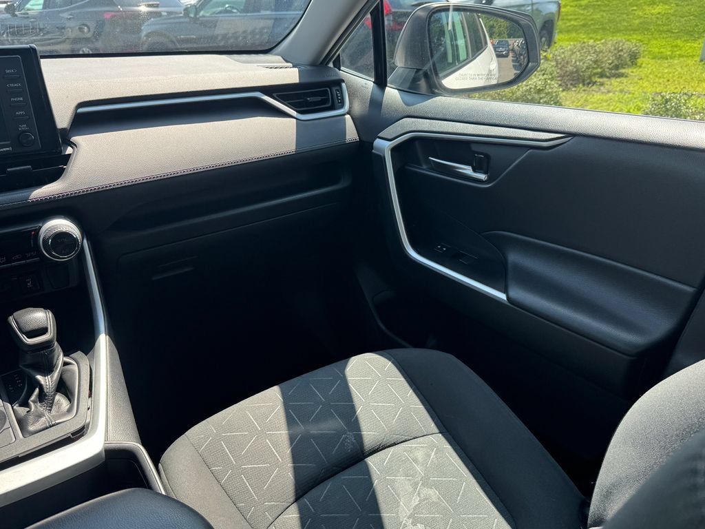 2021 Toyota RAV4 XLE - Photo 15