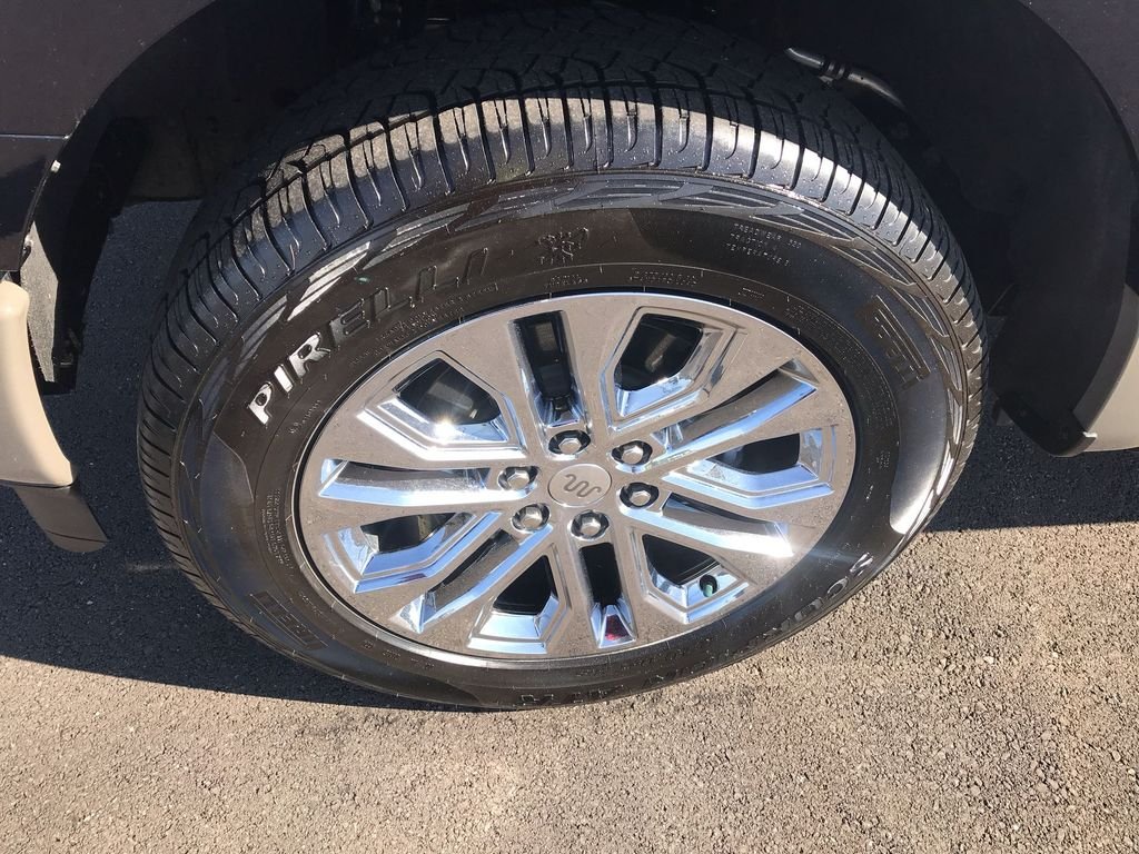 Used 2025 Blue Ford King Ranch image 10