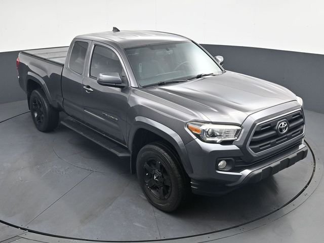Used 2016 Gray Toyota SR5 image 20