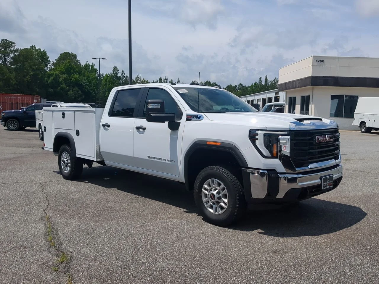 New 2026 Summit White GMC Pro image 2