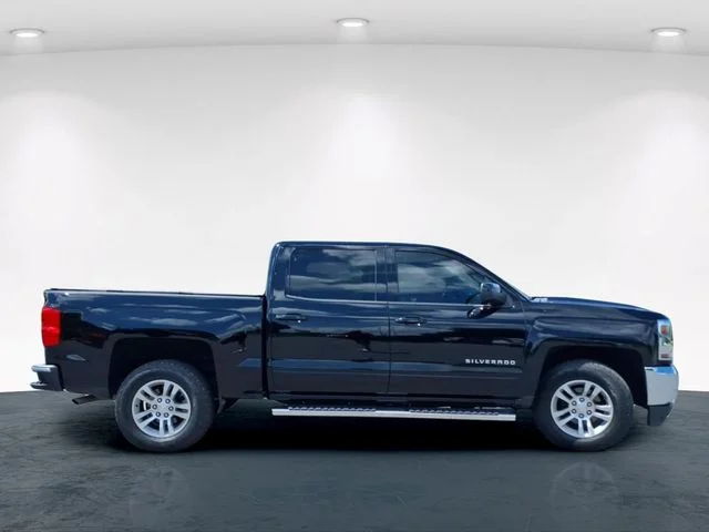Used 2017 Black Chevrolet LT image 5