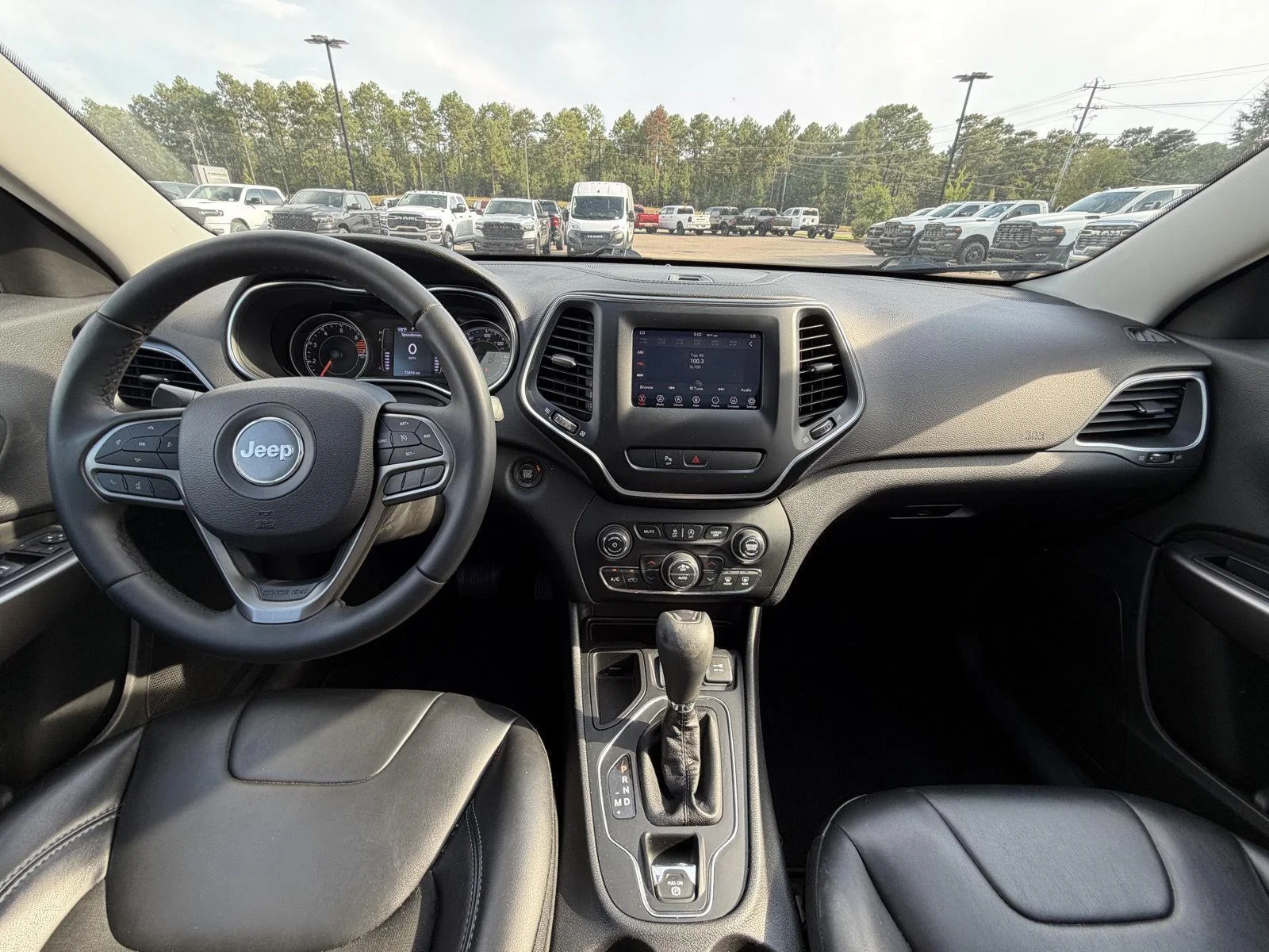 Used 2019 Bright White Clearcoat Jeep Latitude Plus image 7