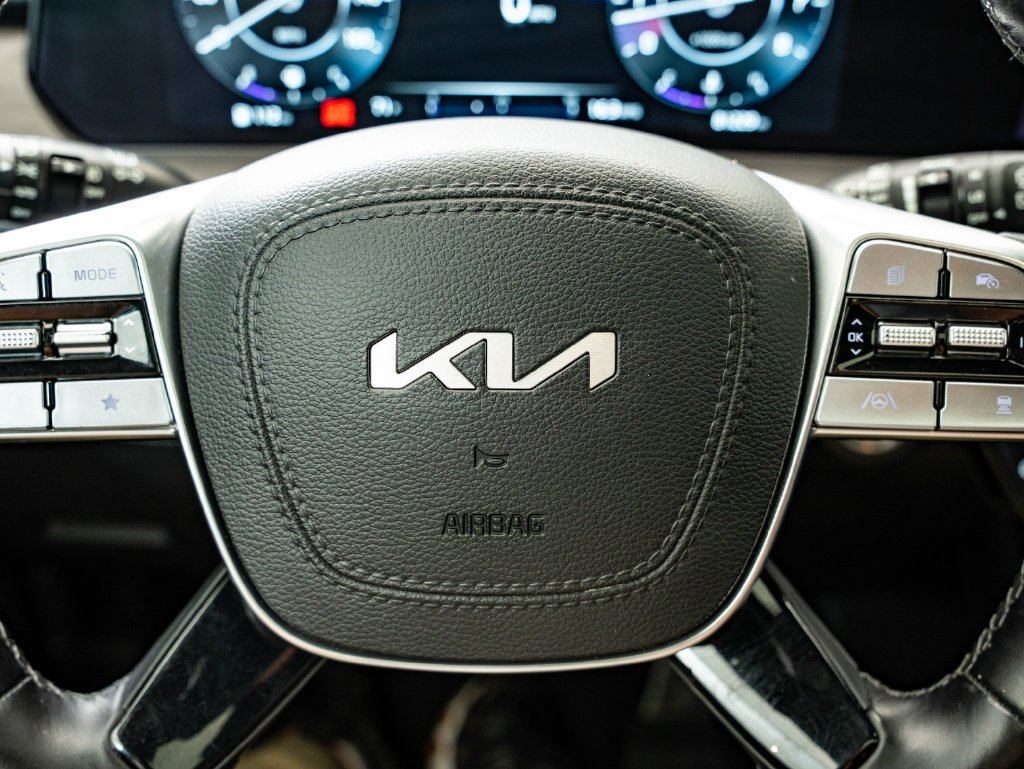 Used 2023 Wolf Gray Kia SX-Prestige X-Line image 30