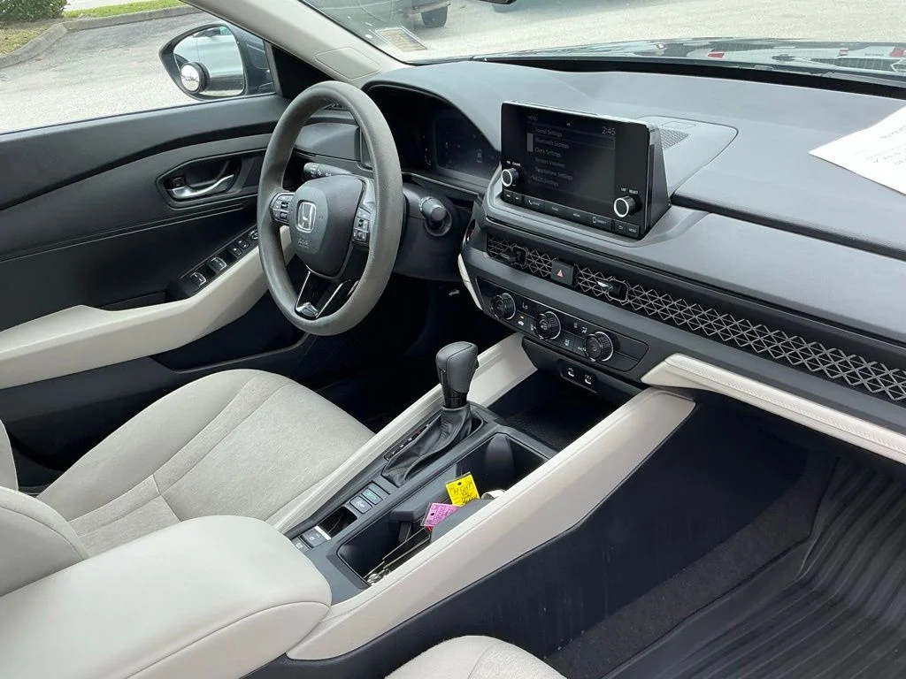 Used 2024  Honda LX image 20