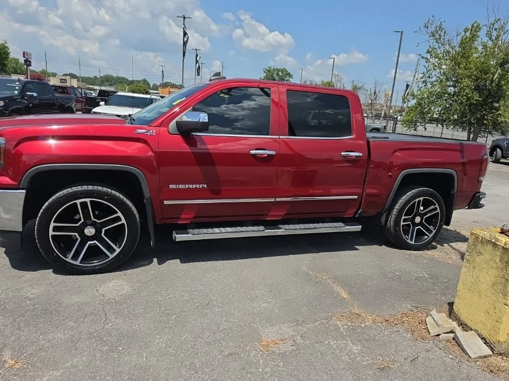 Used 2018 RED QUARTZ TINTCOAT GMC SLT image 13