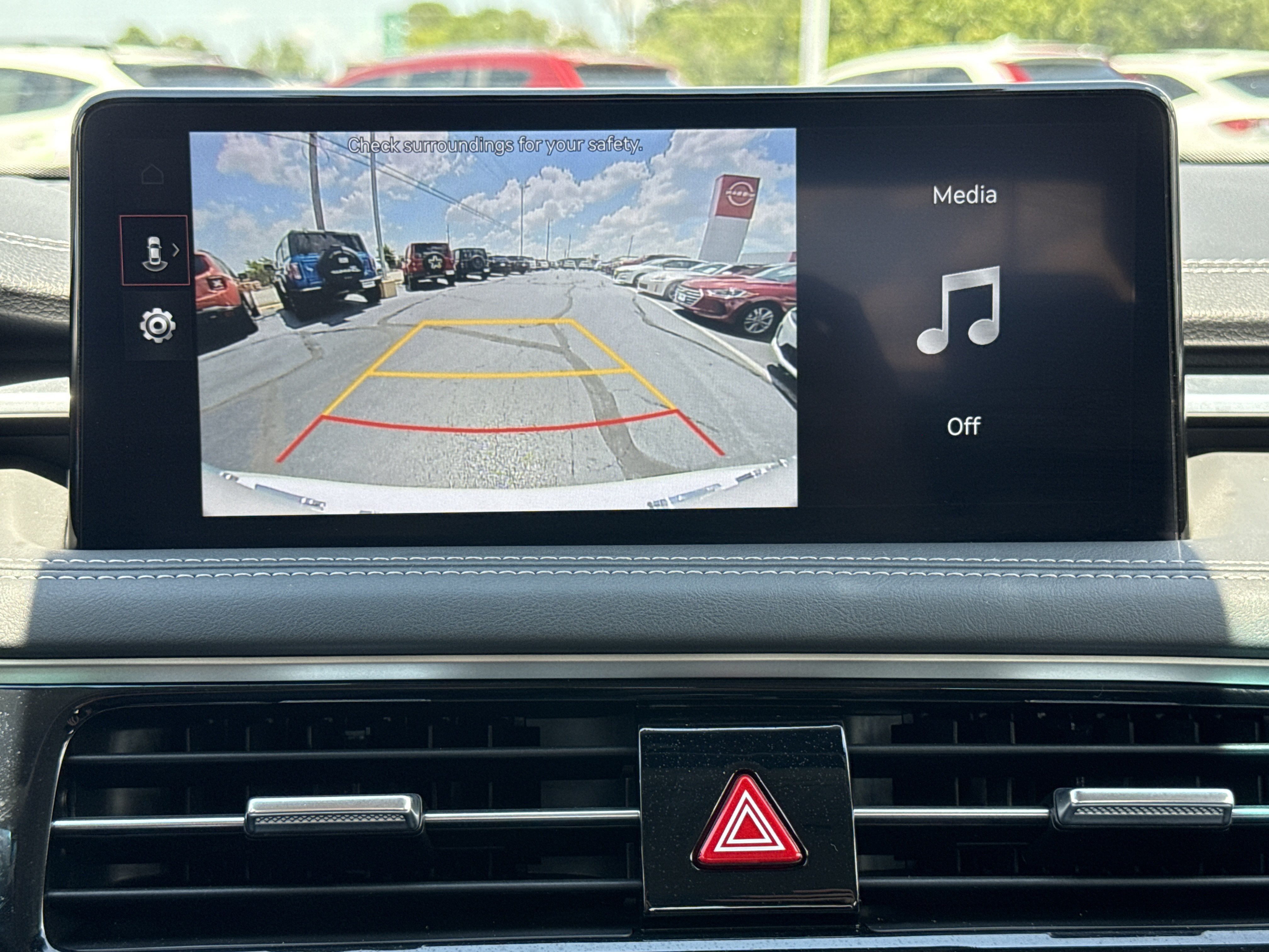 2025 GENESIS G70 Standard - Photo 9
