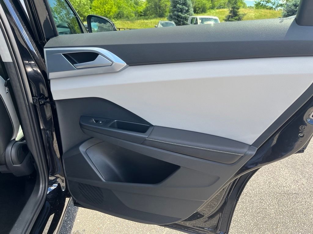 New 2026 Black Volkswagen 1.5T SE image 25
