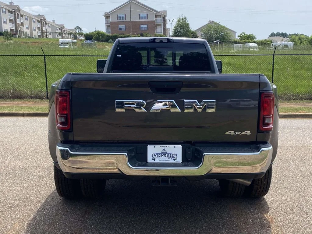 New 2026 Granite Crystal Metallic Clear-Coat Exterior Paint RAM Tradesman image 6