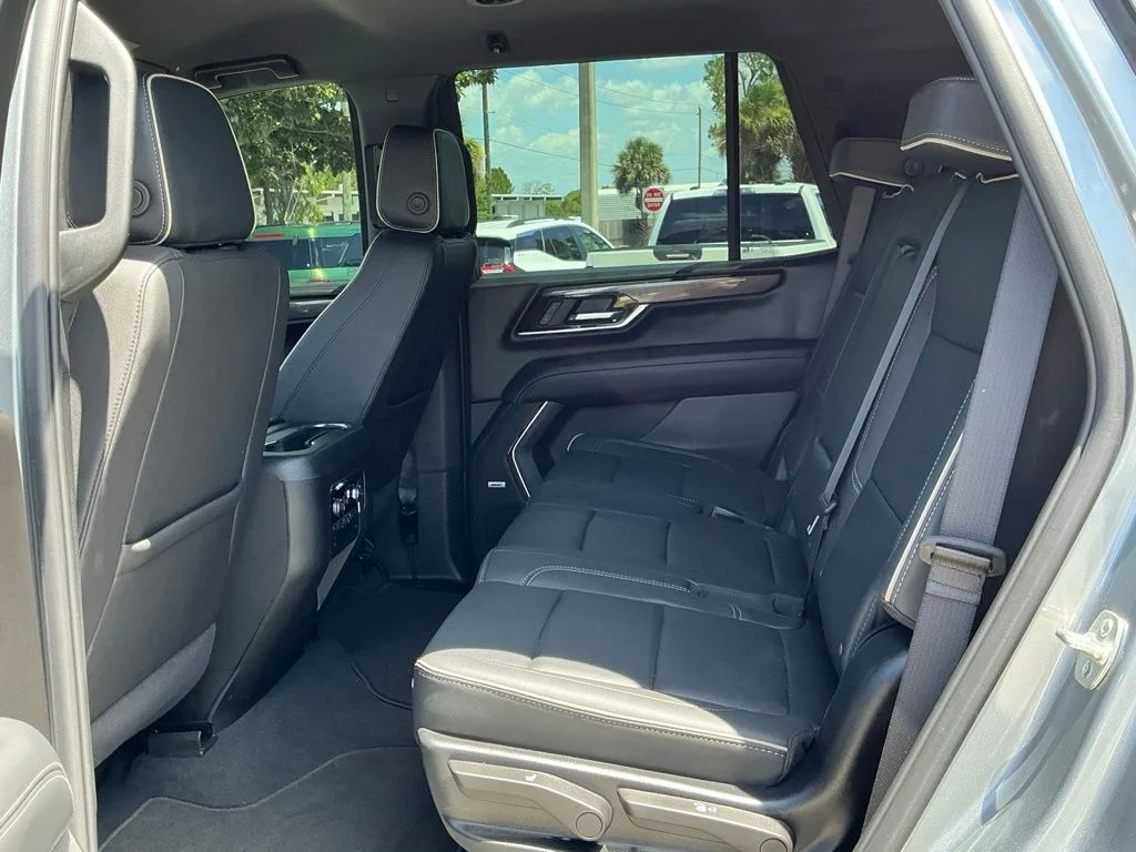 Used 2025 Silver GMC Elevation image 32