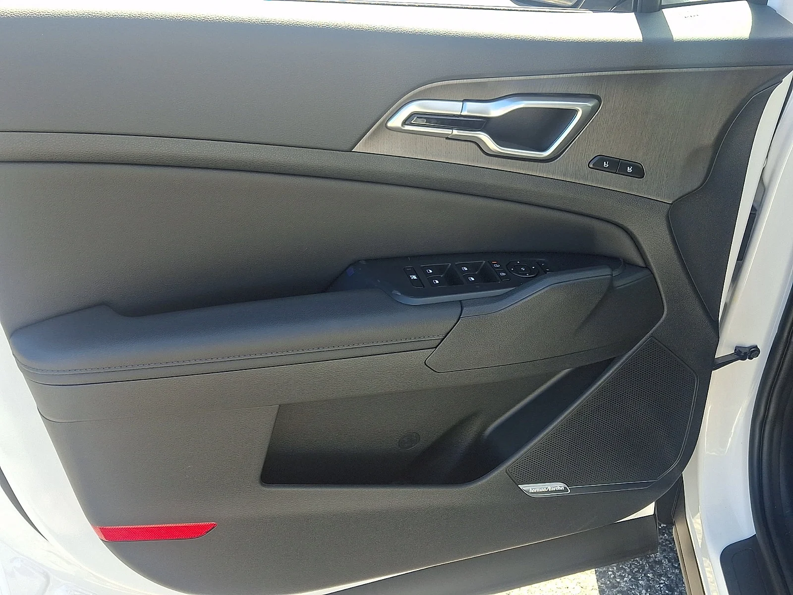 New 2027 White Kia X-Line image 12