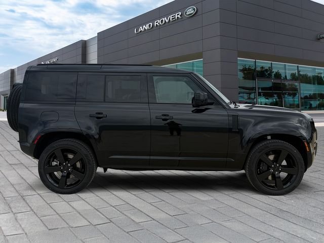 New 2026 Santorini Black Land Rover X-Dynamic SE image 6