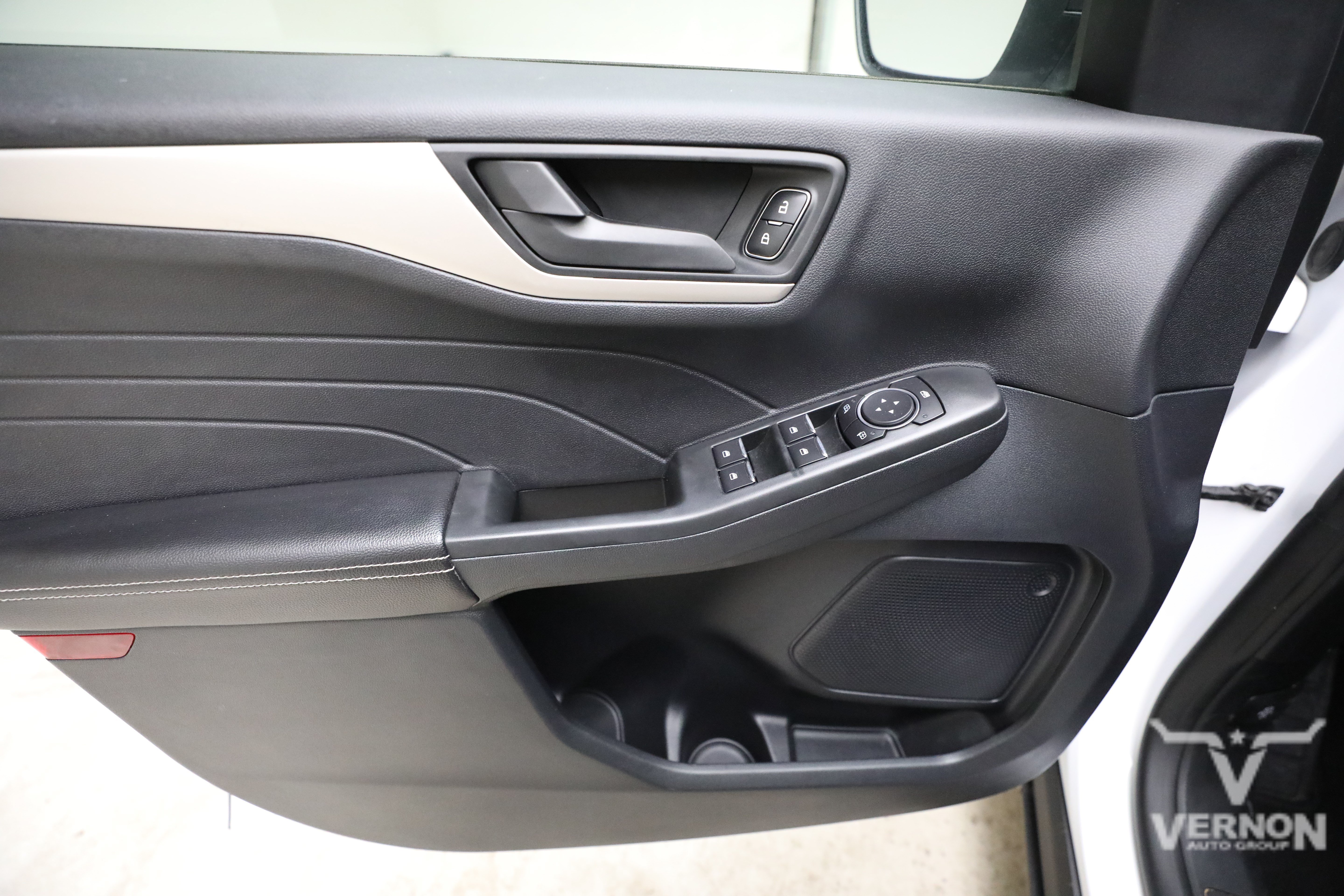 Used 2022 Oxford White Ford Y image 19