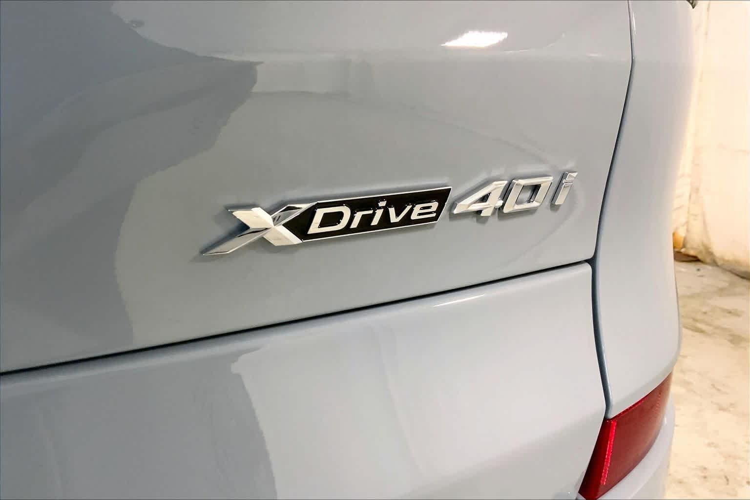 New 2026 Black Sapphire Metallic BMW xDrive40i image 8