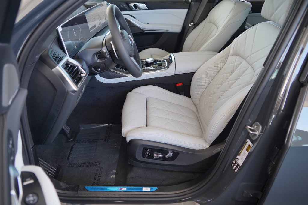 New 2027 Gray Metallic BMW xDrive40i image 10