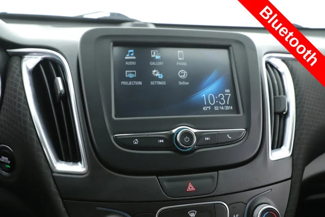Used 2016 White Chevrolet LT image 4