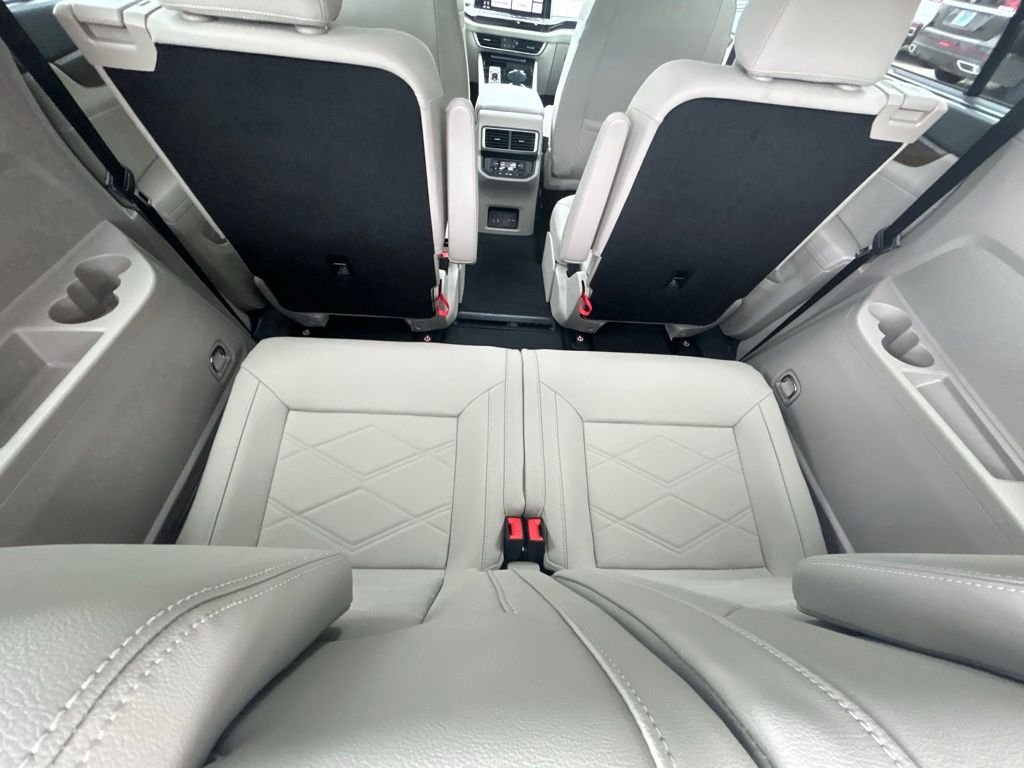 New 2026 Black Volkswagen SE w/Technology image 39