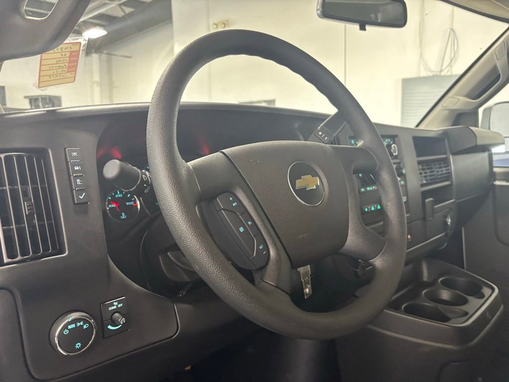 2025 Chevrolet Express Cargo Work Van - Photo 27