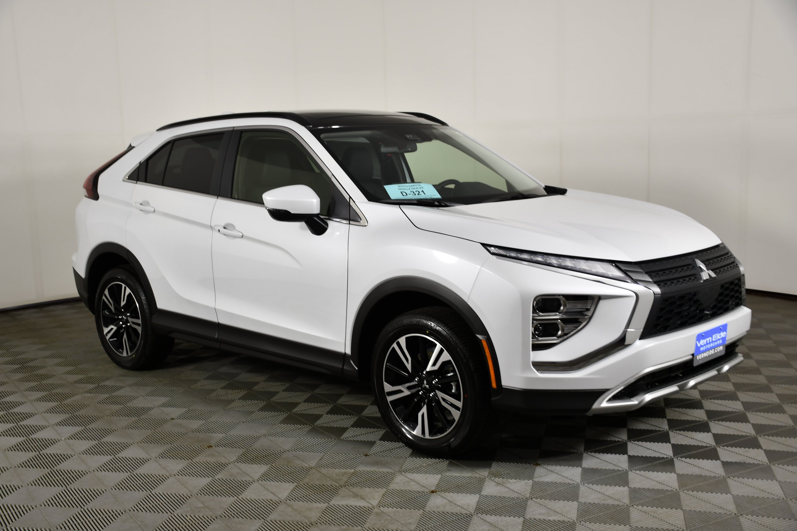 New 2026 White Diamond Mitsubishi SE 1.5T S-AWC image 4