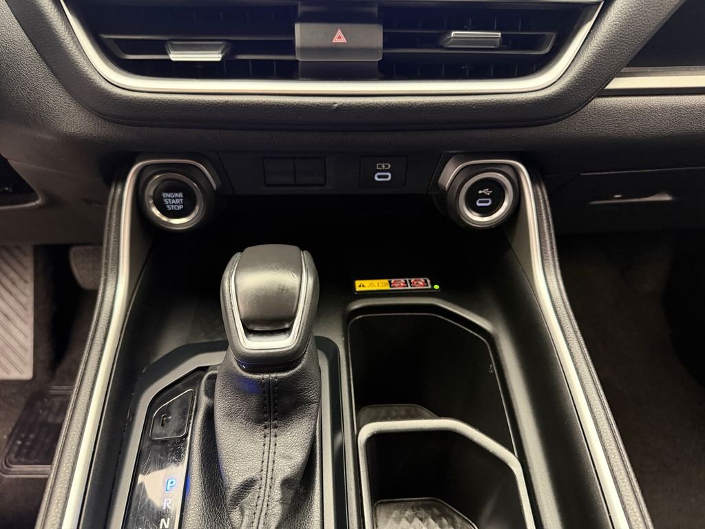 Used 2025  Toyota XLE image 16