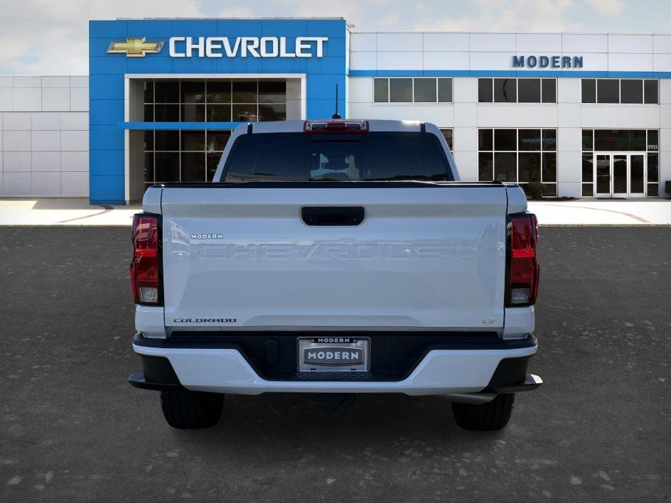 Used 2024 Summit White Chevrolet 4WD LT image 4