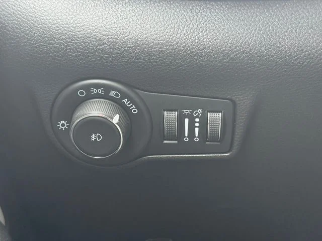 Certified Used 2025 Silver Jeep Limited image 24