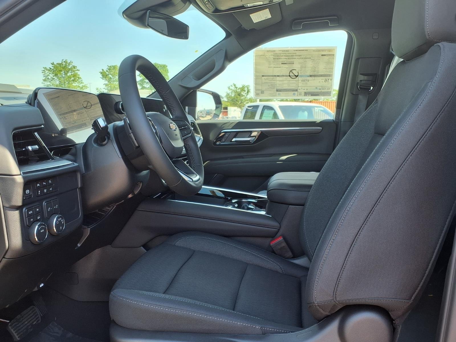 2026 Chevrolet Suburban LS - Photo 8