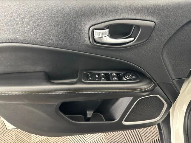Used 2020 White Jeep Latitude image 18