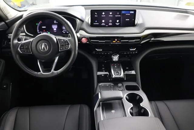 Used 2024  Acura 3.5L image 2