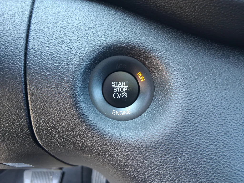 Used 2014 Blue Dodge Limited image 29