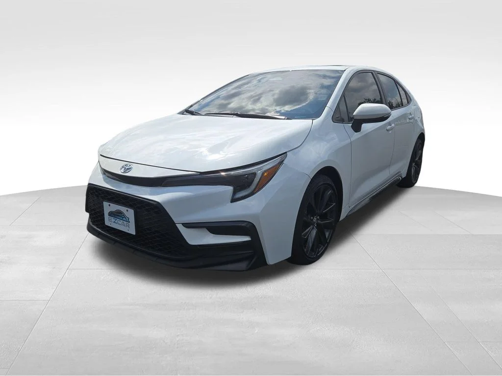 Used 2024 Ice Toyota SE image 15