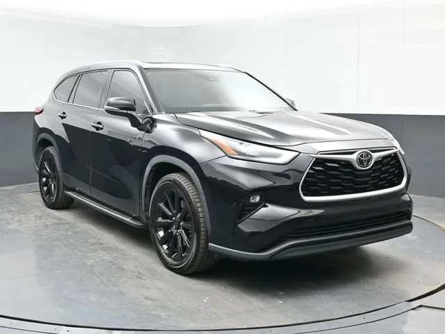 Used 2021 Black Toyota XLE image 1