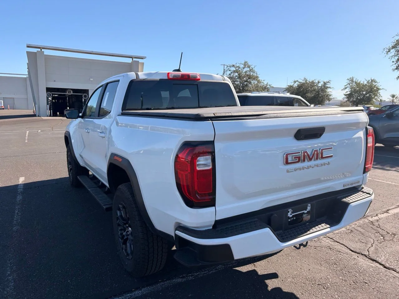 Used 2024 Summit White GMC Elevation image 7