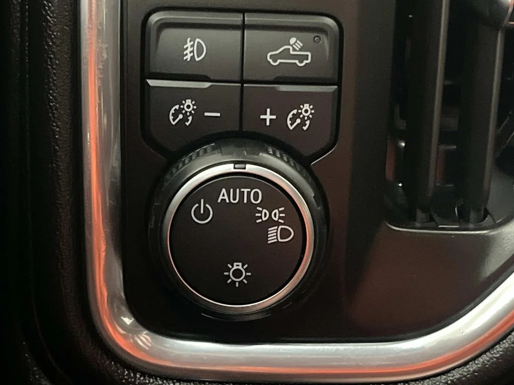 Used 2021 SUMMIT WHITE Chevrolet LT Trail Boss image 27