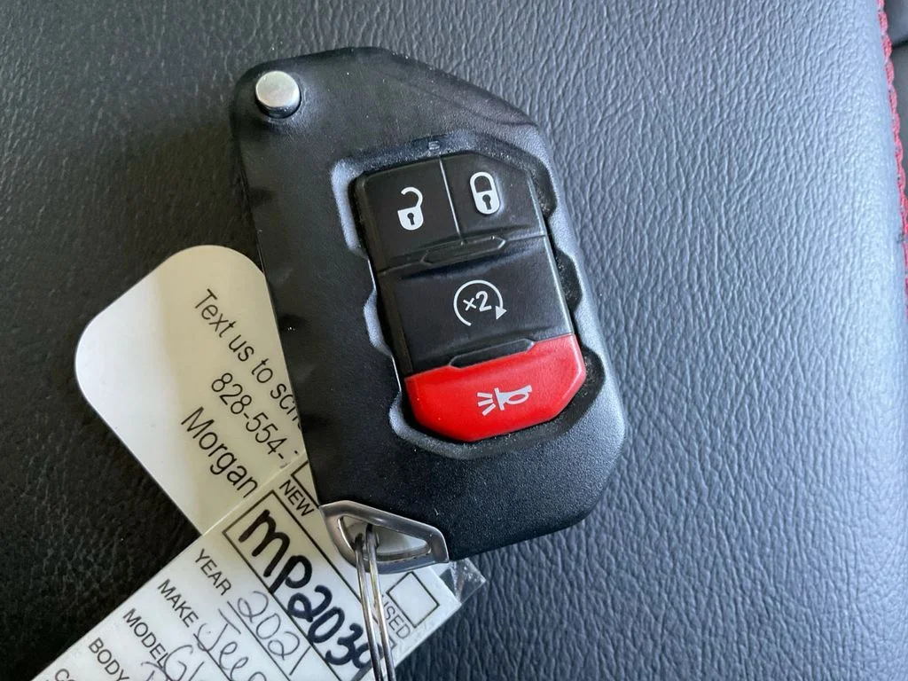 Used 2021 Silver Jeep Rubicon image 36