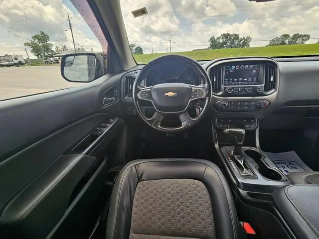 Used 2018 BLACK Chevrolet 4WD Z71 image 13