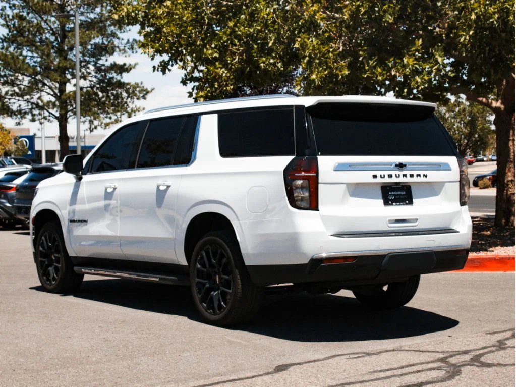 Used 2022 Summit White Chevrolet LS image 7
