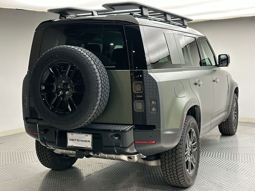 New 2026 Woolstone Green Metallic Land Rover S image 3
