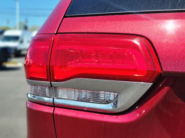 Used 2014 Red Jeep Laredo image 9