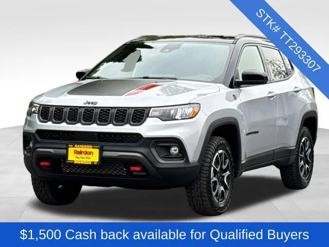 New 2026 Silver Zynith Metallic Clearcoat Jeep Trailhawk image 2