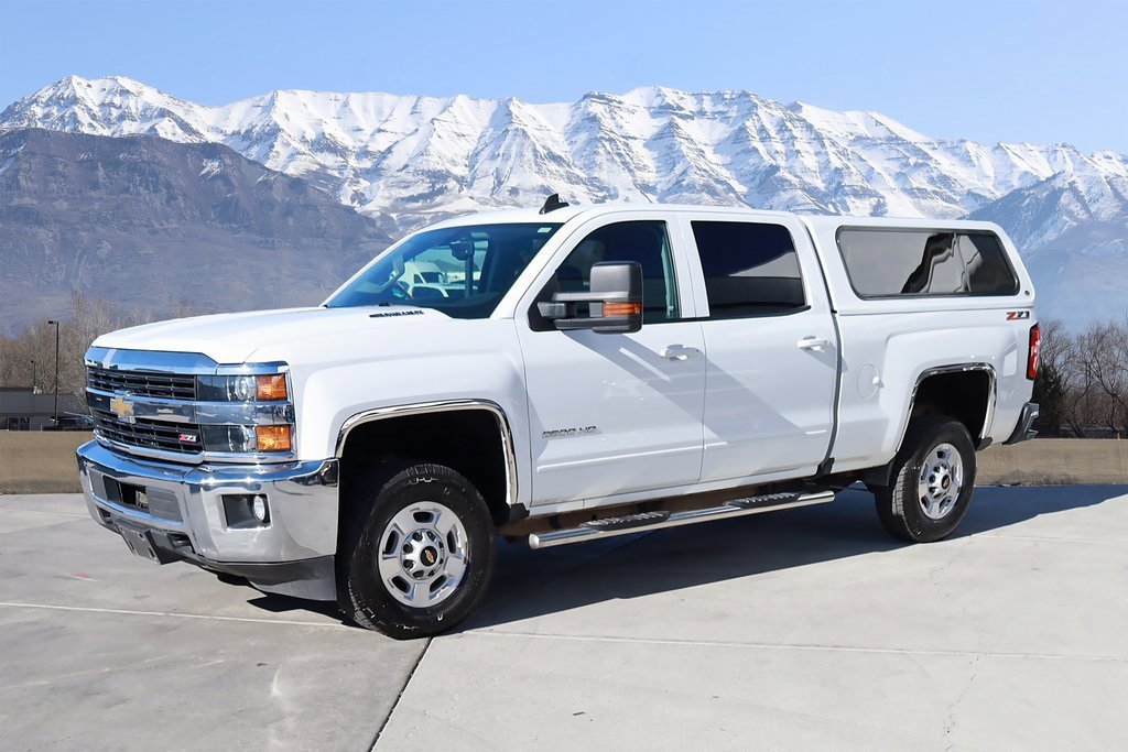 2016 Chevrolet Silverado 2500HD LT photo 2
