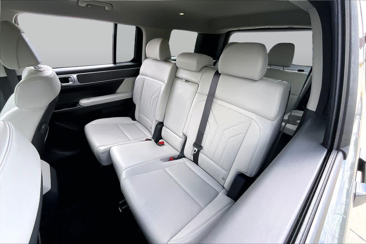Used 2026 Hampton Gray Hyundai SEL image 19
