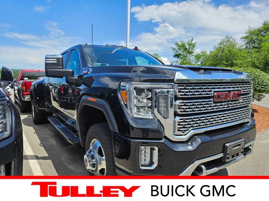 2022 GMC Sierra 4WD Crew Cab Long Box DRW Denali's photo