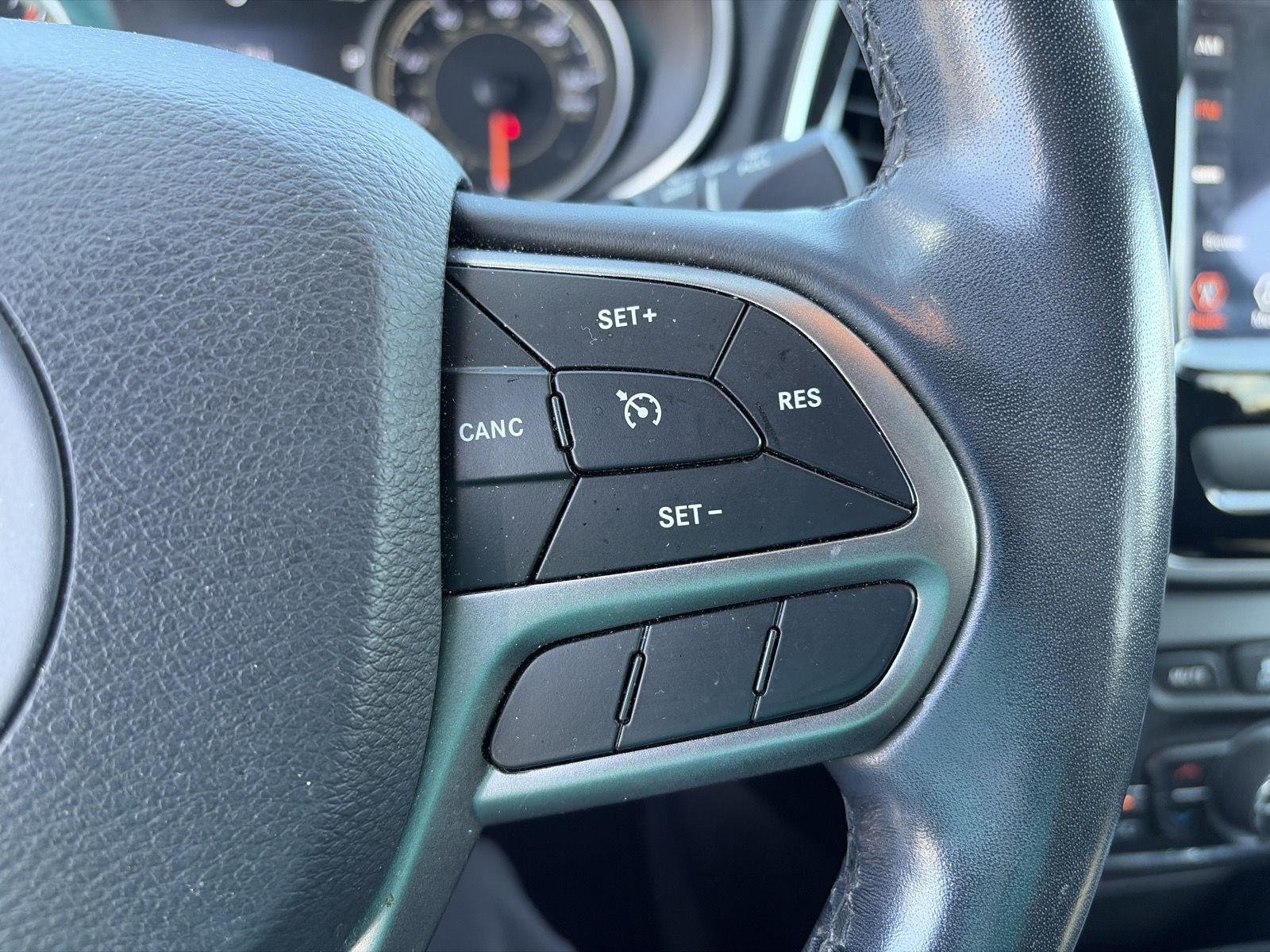 Used 2020 Slate Blue Pearlcoat Jeep Limited image 20