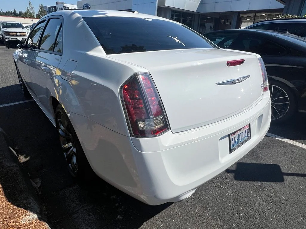 Used 2014 Bright White Clearcoat Chrysler S image 5